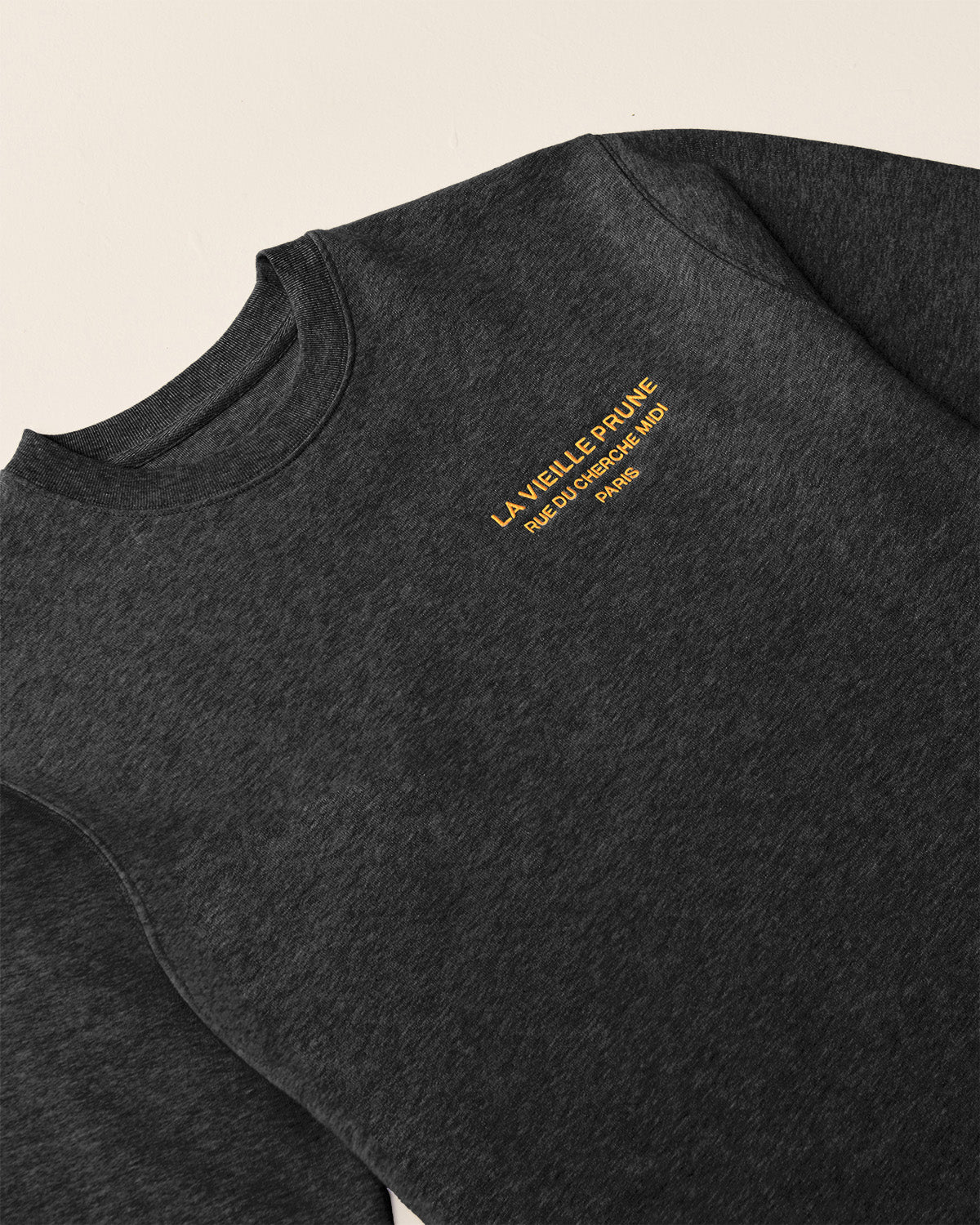 Sweat “La Vieille Prune – Rue du Cherche‑Midi – Paris”